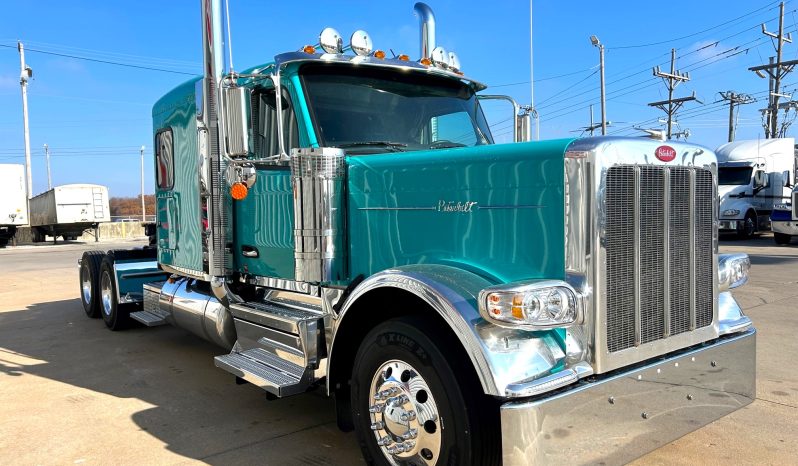 
								New 2025 Peterbilt 589 Sleeper in Joplin Missouri full									