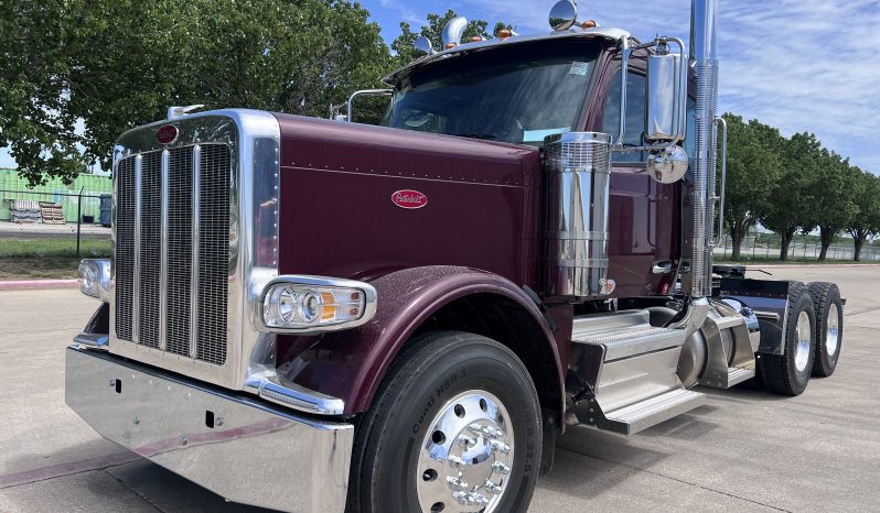 
								New 2025 Peterbilt 589 Day Cab in Jeffersonville Indiana full									