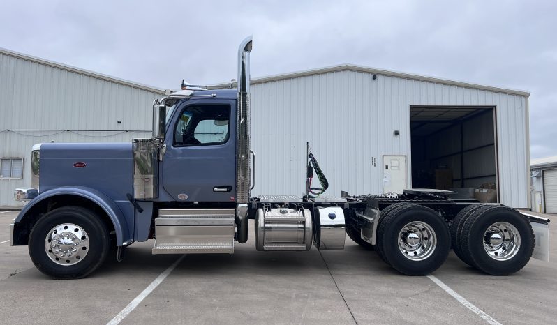 
								New 2025 Peterbilt 589 Day Cab in O’Fallon Missouri full									