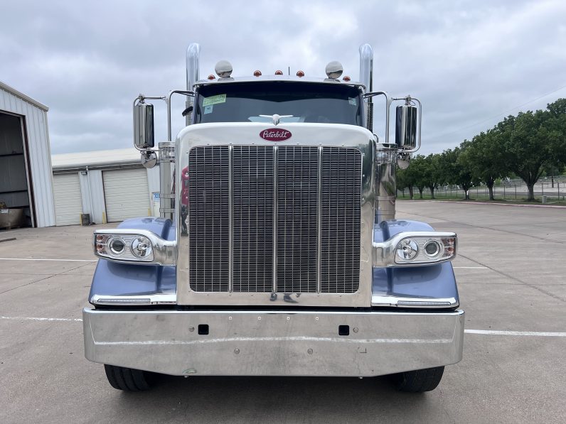 
								New 2025 Peterbilt 589 Day Cab in O’Fallon Missouri full									