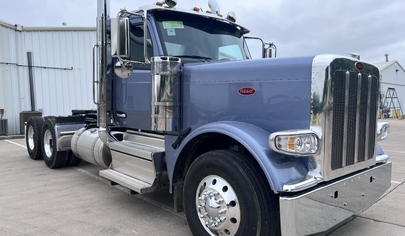 
								New 2025 Peterbilt 589 Day Cab in O’Fallon Missouri full									