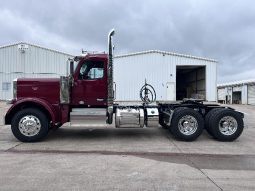 New 2025 Peterbilt 589 Day Cab in Lowell Arkansas