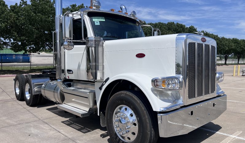 
								New 2025 Peterbilt 589 Day Cab in Van Buren Arkansas full									