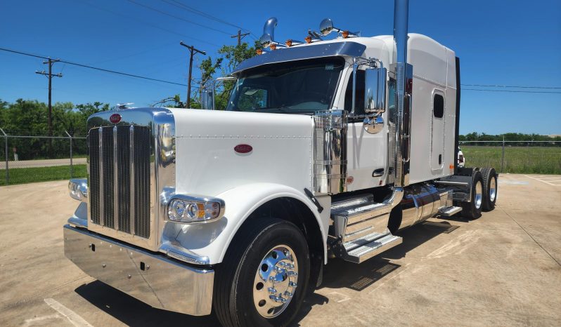 
								New 2025 Peterbilt 589 Sleeper in Charlotte North Carolina full									