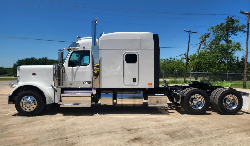 
								New 2025 Peterbilt 589 Sleeper in Charlotte North Carolina full									