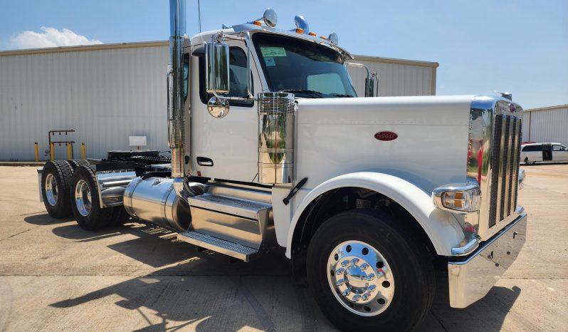 
								New 2025 Peterbilt 589 Day Cab in Strafford Missouri full									