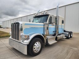 New 2025 Peterbilt 589 Sleeper in Jeffersonville Indiana