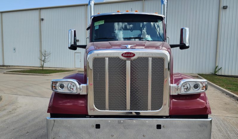 
								New 2025 Peterbilt 567 Day Cab in Cincinnati Ohio full									