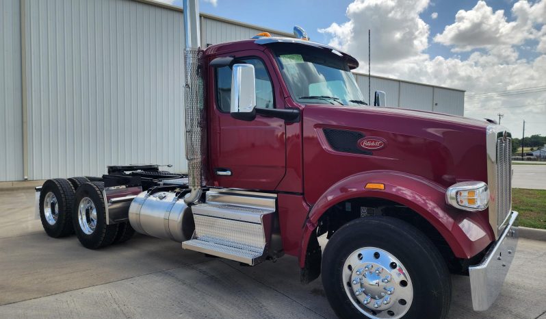 
								New 2025 Peterbilt 567 Day Cab in Cincinnati Ohio full									