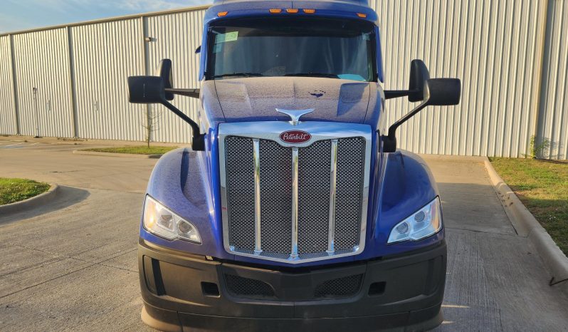 
								New 2025 Peterbilt 579 Sleeper in Van Buren Arkansas full									