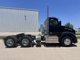 New 2025 Peterbilt 579 Day Cab in Cincinnati Ohio