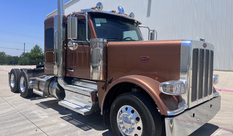 
								New 2025 Peterbilt 589 Sleeper in Strafford Missouri full									