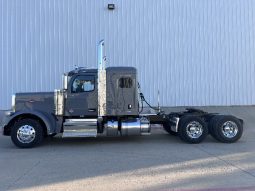 New 2025 Peterbilt 589 Sleeper in Strafford Missouri