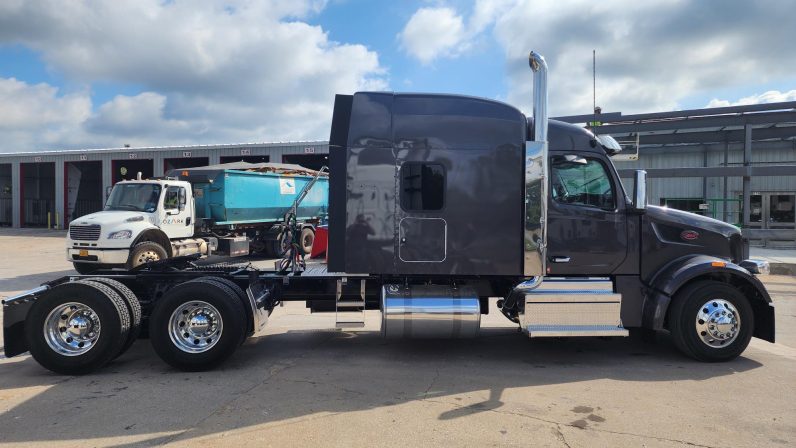 
								New 2025 Peterbilt 567 Sleeper in Lowell Arkansas full									