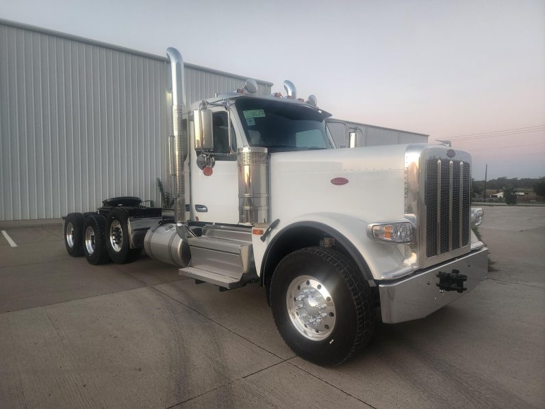 
								New 2025 Peterbilt 589 Day Cab in Dunn North Carolina full									