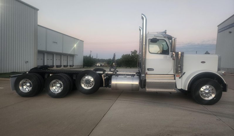 
								New 2025 Peterbilt 589 Day Cab in Dunn North Carolina full									