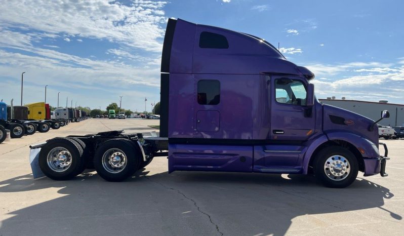 
								Used 2020 Peterbilt 579 Sleeper in Evansville Indiana full									