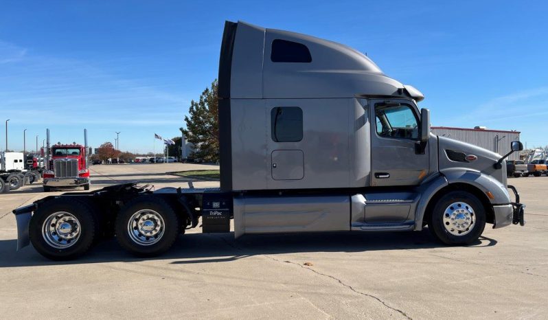 
								Used 2021 Peterbilt 579 Sleeper in Strafford Missouri full									