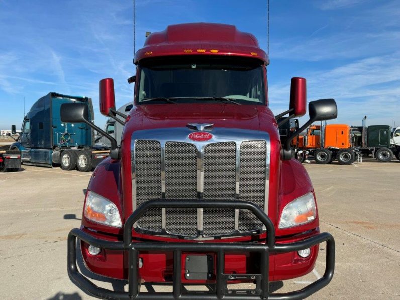 
								Used 2020 Peterbilt 579 Sleeper in Evansville Indiana full									