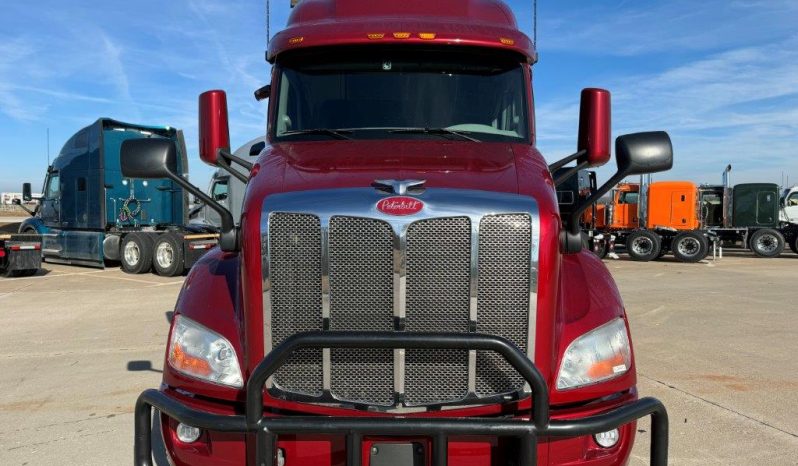 
								Used 2020 Peterbilt 579 Sleeper in Evansville Indiana full									