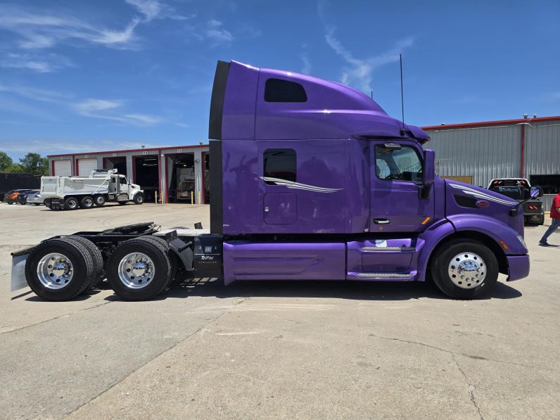 
								Used 2021 Peterbilt 579 Sleeper in Lowell Arkansas full									