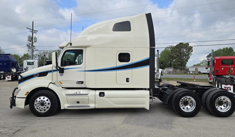 
								Used 2021 Peterbilt 579 Sleeper in Lowell Arkansas full									