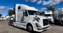 Used 2015 Volvo VNL 670 Sleeper in Miami Florida