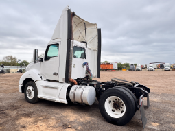 Used 2014 Kenworth T680 Day Cab in Laredo Texas