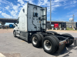 Used 2018 Freightliner Cascadia 125 Sleeper in Laredo Texas