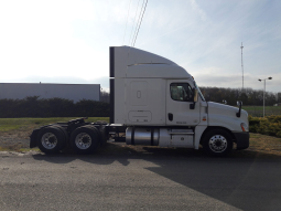 Used 2017 Freightliner Cascadia Sleeper in Shippensburg Pennsylvania