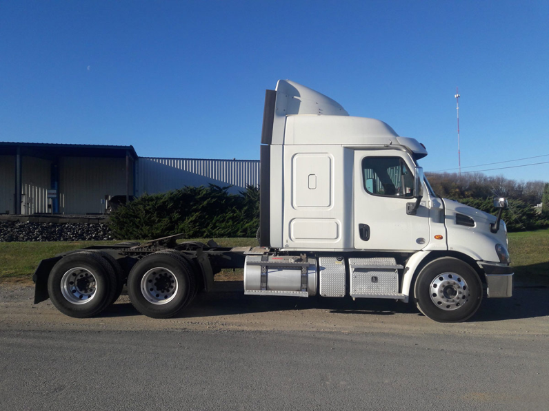 
								Used 2018 Freightliner Cascadia Sleeper in Shippensburg Pennsylvania full									