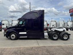 Used 2018 Freightliner Cascadia 126 Sleeper in San Antonio Texas