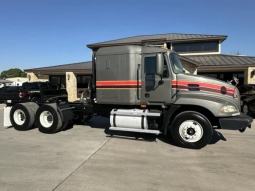 Used 2005 Mack CXN613 Sleeper in San Antonio Texas