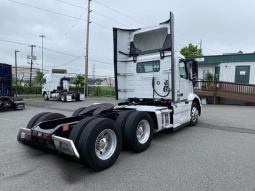 Used 2019 Volvo VNL64T300 Day Cab in North Bergen New Jersey