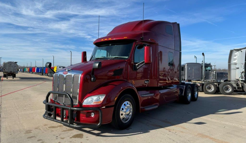 
								Used 2020 Peterbilt 579 Sleeper in Evansville Indiana full									