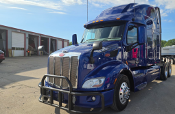 Used 2021 Peterbilt 579 Sleeper in Lowell Arkansas