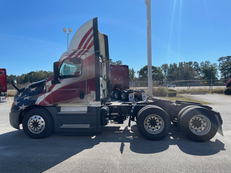 
								Used 2019 Freightliner Cascadia 126 Sleeper in Florence South Carolina full									