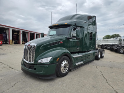 New 2025 Peterbilt 579 Sleeper in Strafford Missouri