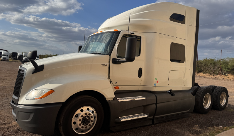 
								Used 2020 International LT625 Sleeper in Laredo Texas full									