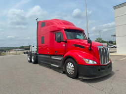 New 2025 Peterbilt 579 Sleeper in Cincinnati Ohio