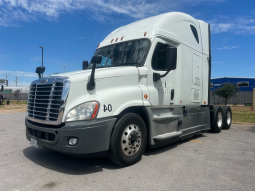 Used 2018 Freightliner Cascadia 125 Sleeper in Laredo Texas