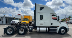 Used 2018 Freightliner Cascadia 126 Sleeper in Miami Florida