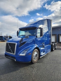 Used 2020 Volvo VNR64T640 Sleeper in Lehigh Valley Pennsylvania