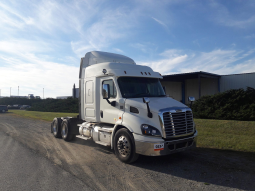 Used 2018 Freightliner Cascadia Sleeper in Shippensburg Pennsylvania