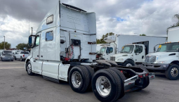 Used 2020 Volvo VNL Sleeper in Miami Florida