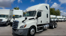 Used 2018 Freightliner Cascadia 126 Sleeper in Miami Florida