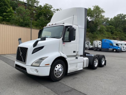 Used 2019 Volvo VNL64T300 Day Cab in North Bergen New Jersey