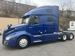 Used 2019 Volvo VNL64T760 Sleeper in North Bergen New Jersey