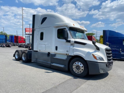 Used 2019 Freightliner Cascadia 126 Sleeper in North Bergen New Jersey