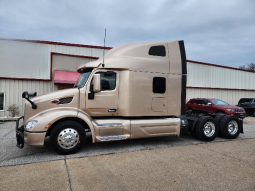 Used 2020 Peterbilt 579 Sleeper in O’Fallon Missouri